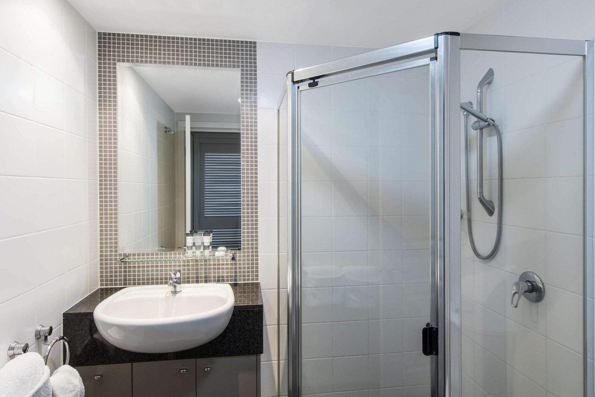 Oaks Brisbane Mews Suites Экстерьер фото