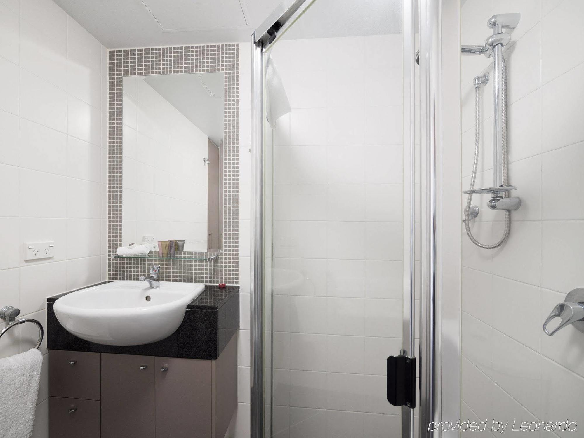 Oaks Brisbane Mews Suites Экстерьер фото