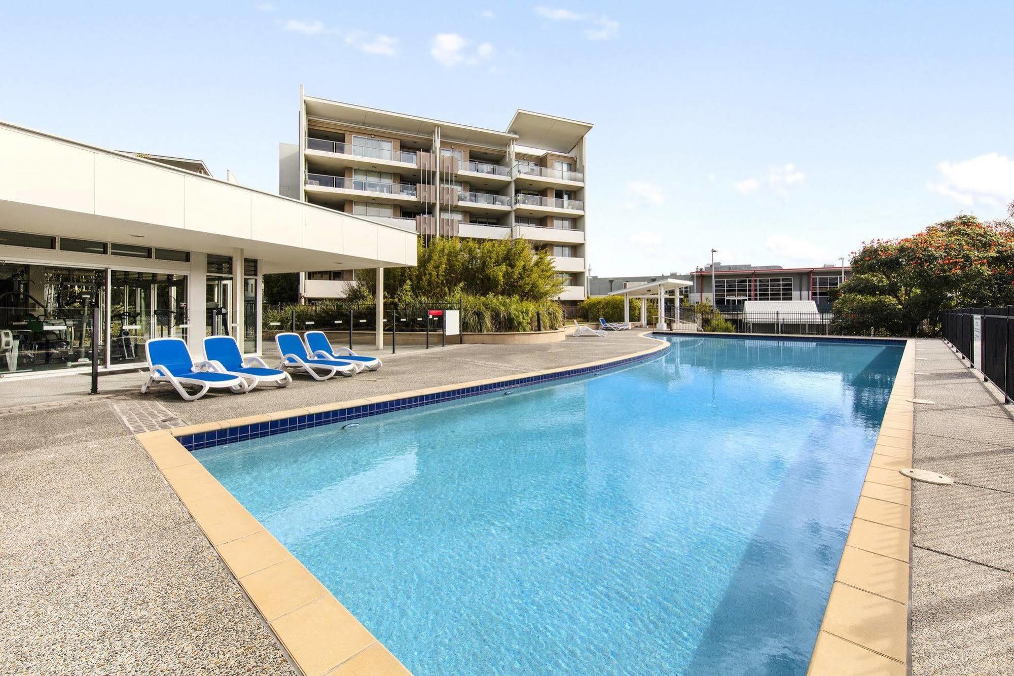 Oaks Brisbane Mews Suites Экстерьер фото